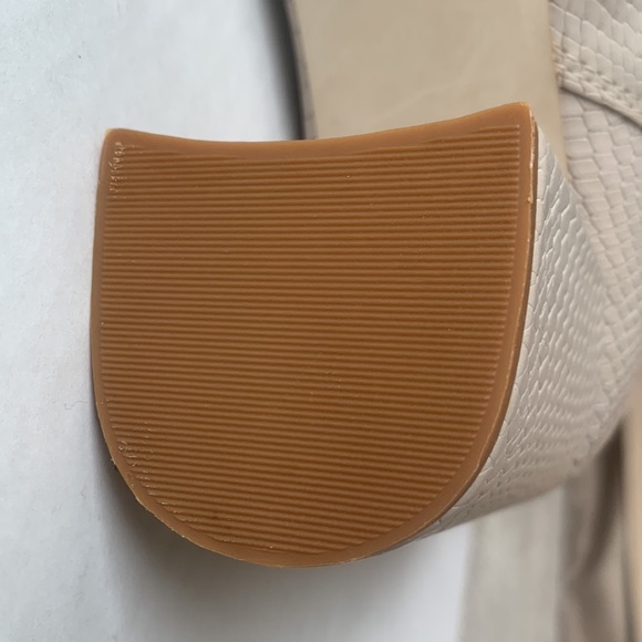 Matisse Melaney Ivory/Taupe Snake Open-Toe Bootie EUC!! Size 7 - Picture 7 of 14